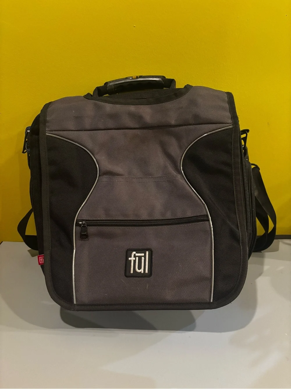 Laptop Messenger Bag in Gray and Black0623